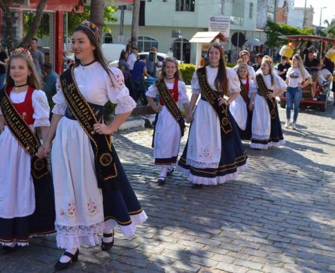 Südoktoberfest promove mais uma tarde divertida no Centro da cidade