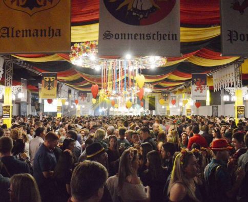 Südoktoberfest tem entradas sociais em prol da Santa Casa