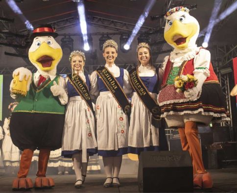 Eleita nova corte da Südoktoberfest